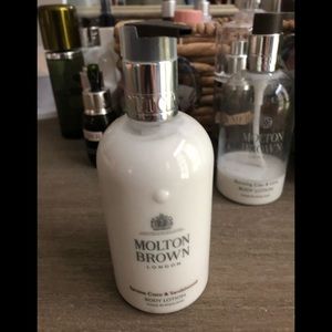 Molton Brown coco and sandalwood